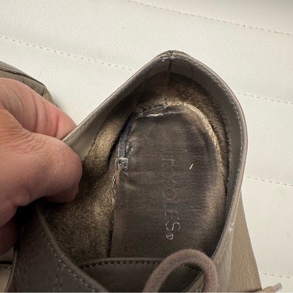 AEROSOLES Women's Taupe Flats - Picture 5 of 9